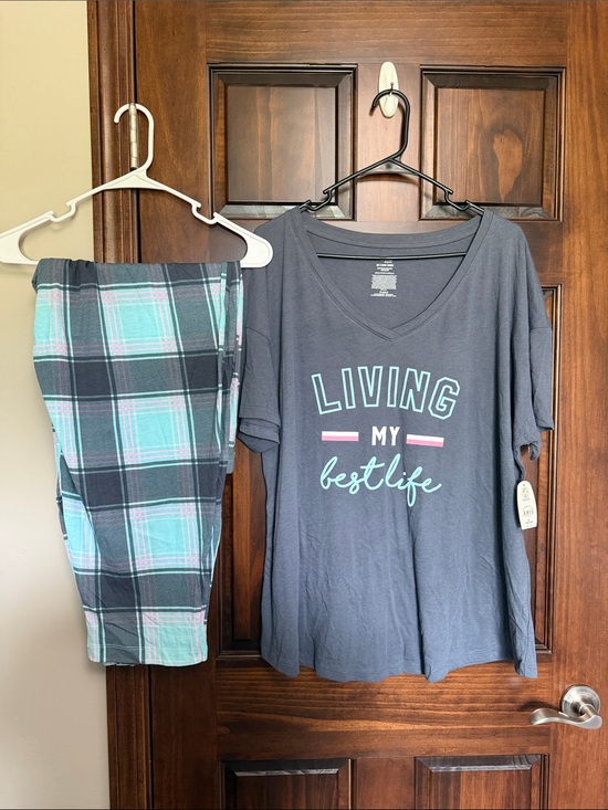 Secret Treasures Other - NWT- Living My Best life- pajama set